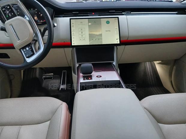 Land Rover Range Rover Evoque Dynamic SE 2024 White photo 5