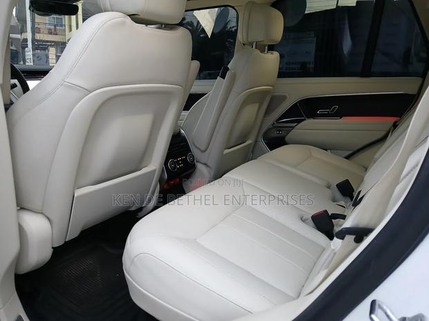 Land Rover Range Rover Evoque Dynamic SE 2024 White photo 6