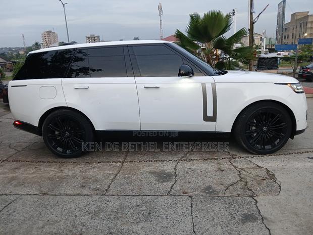 Land Rover Range Rover Evoque Dynamic SE 2024 White photo 7