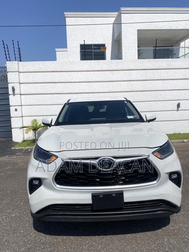 Toyota Highlander LE 2021 White