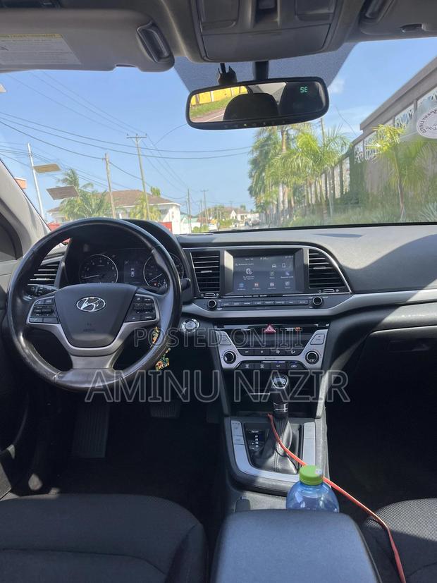Hyundai Elantra Limited 2018 Black photo 6