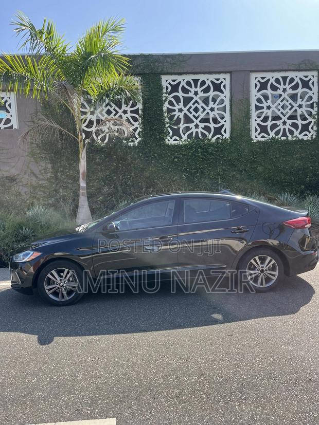 Hyundai Elantra Limited 2018 Black photo 2