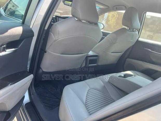 Toyota Camry SE 2021 Gray