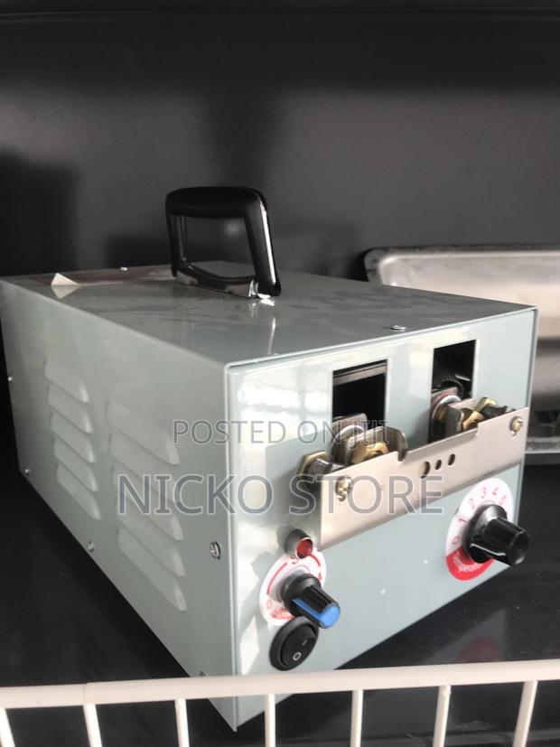 Automatic Debeaking Machine