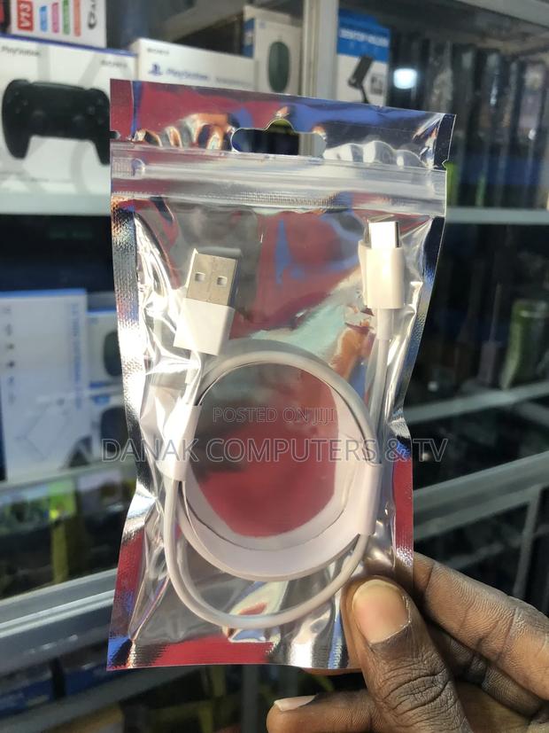 Usb-C to Usb-C Cable photo 2
