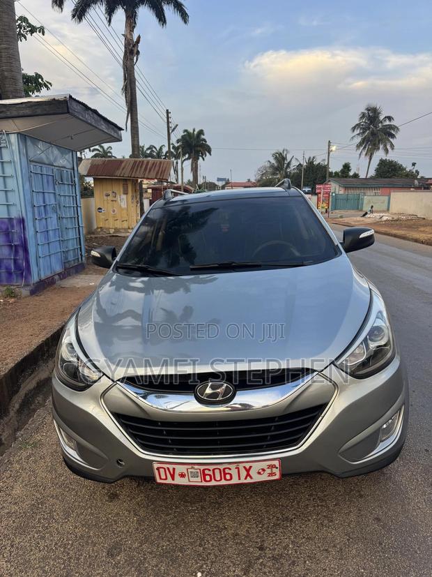 Hyundai Tucson Limited AWD 2013 Silver
