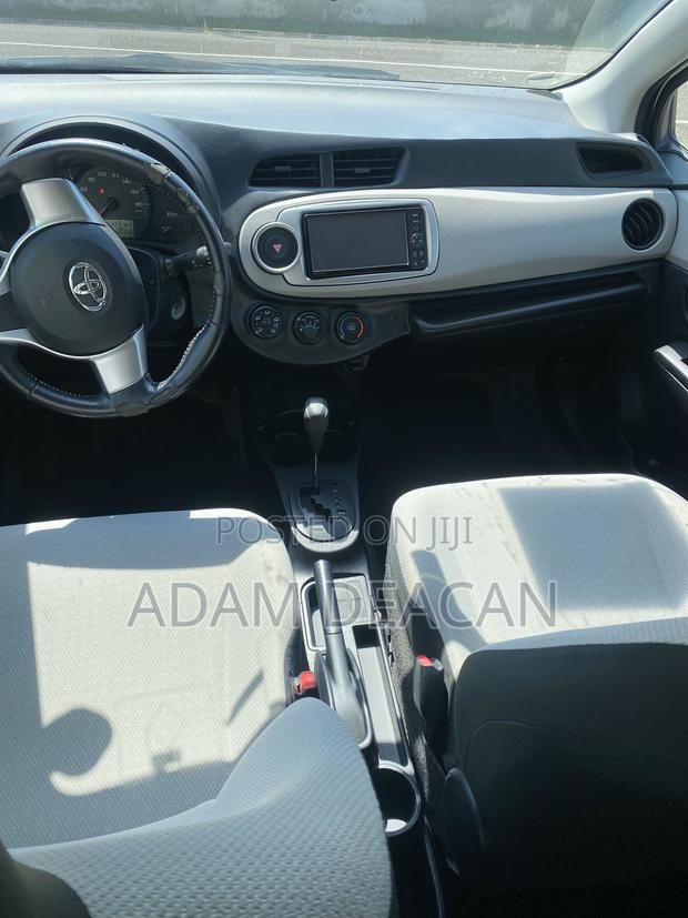 Toyota Vitz 1.3 AWD 3dr 2012 White