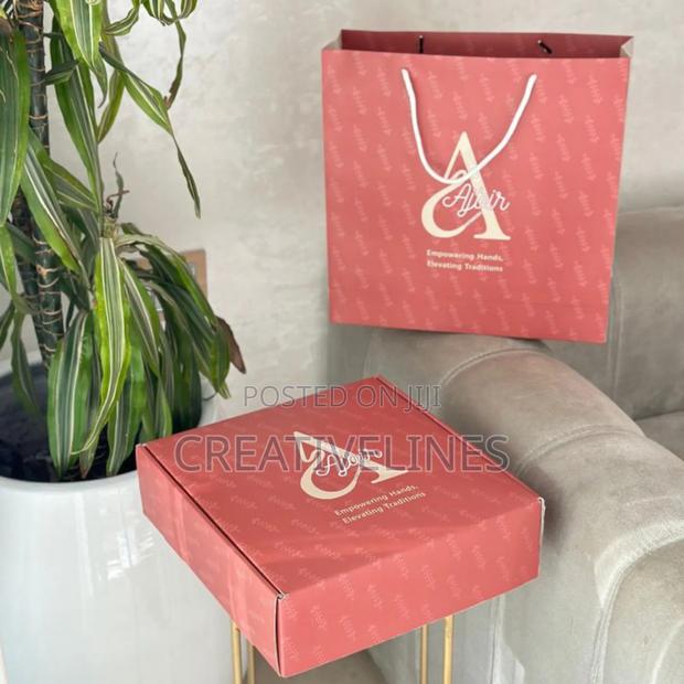 Reddish Box and Bag Branding · Photo 2