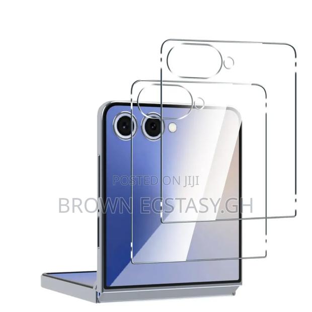 Galaxy Z Flip 5/6/7/8 Screen Protectors · Photo 4