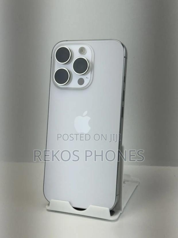 New Apple iPhone 16 Pro 128 GB Silver photo 2