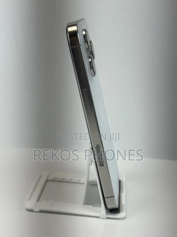 New Apple iPhone 16 Pro 128 GB Silver photo 4