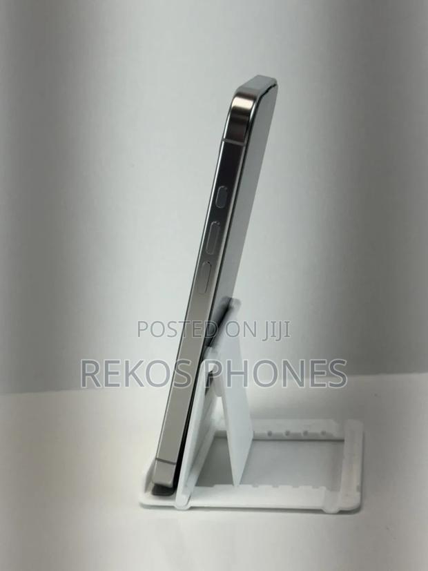New Apple iPhone 16 Pro 128 GB Silver photo 5