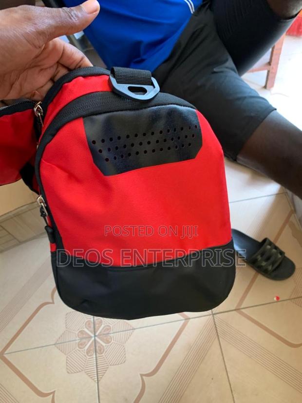 Waterproof Fitness Bag That Contains Adequate Luggage for Travel photo 2