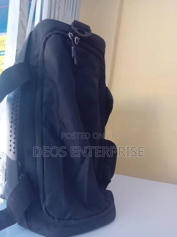 High Quality Traveling Bag for Both Men Women photo 2