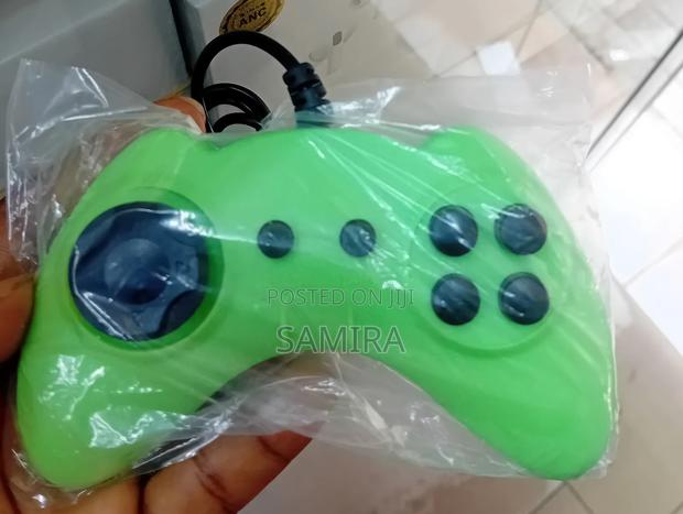 G5s Handheld Game Console – 500 in 1 Retro Video Games photo 2