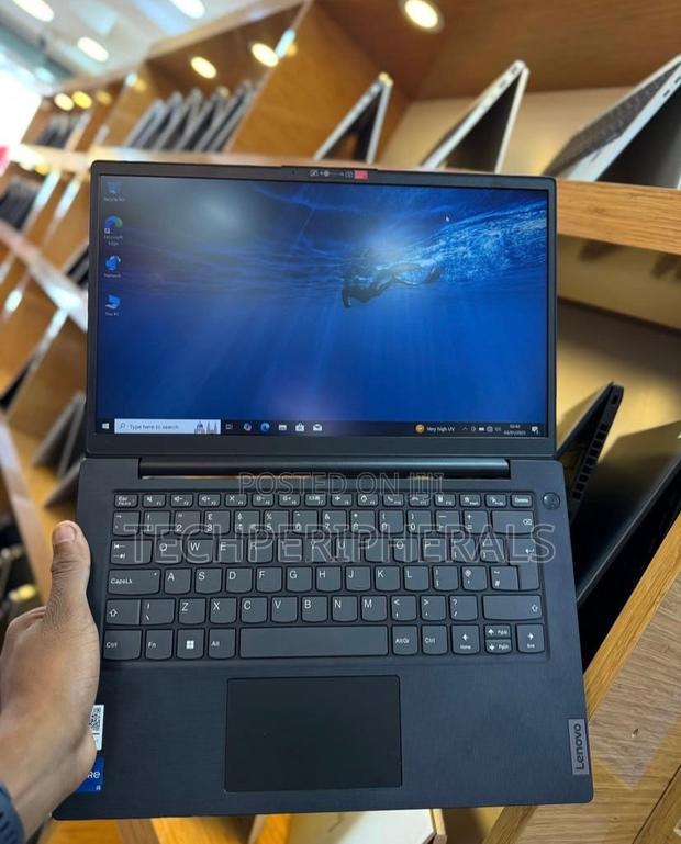 New Laptop Lenovo V15 G4 8GB Intel Core I5 SSD 512GB photo 3