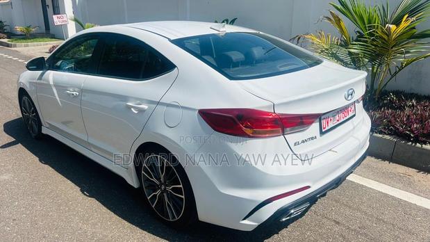 Hyundai Elantra Sport 2018 White