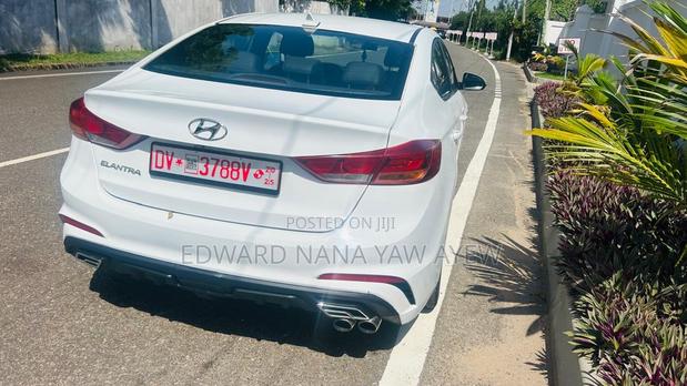 Hyundai Elantra Sport 2018 White