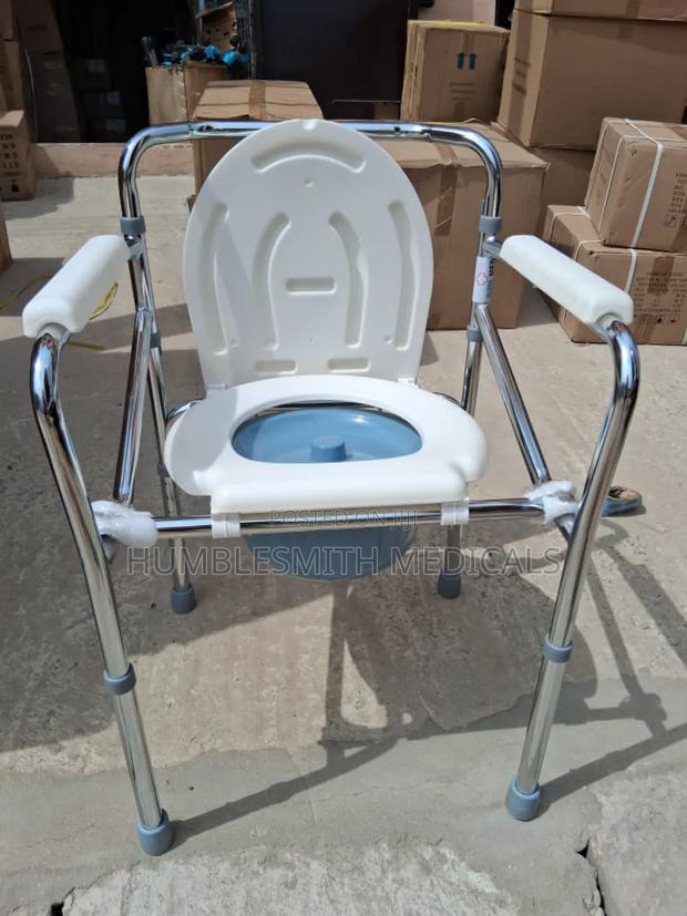 Commode Seat/Toilet Seat · Photo 2