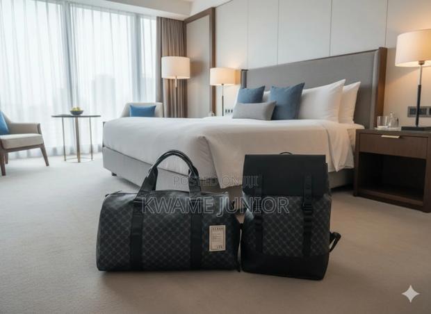 Two In One Hand Duffle Traveling Bag And Backpack Bag