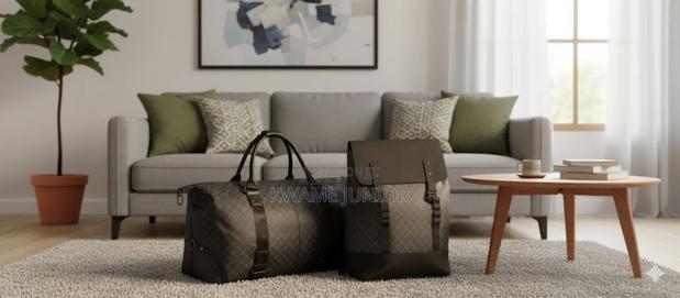 Two In One Hand Duffle Traveling Bag And Backpack Bag photo 4