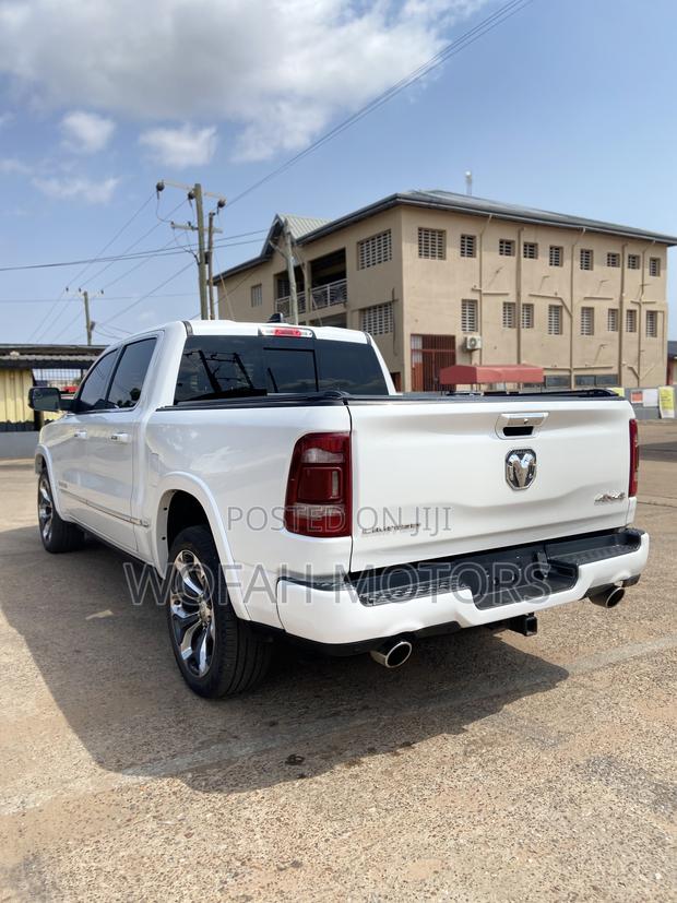 Dodge RAM 2022 White
