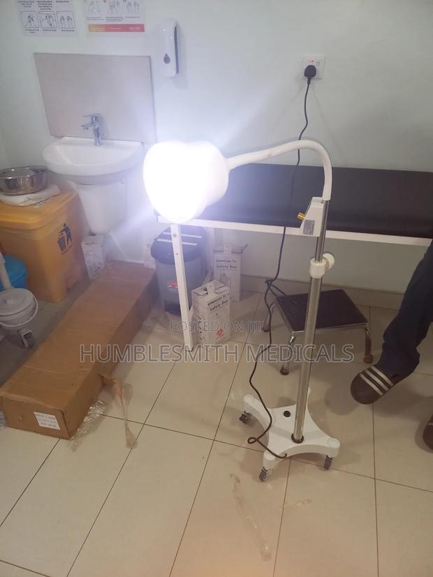 Examination Lamp · Photo 3