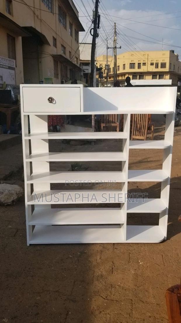 Arctic White Executive Rack / Storage 20-Pair Storage Perfection