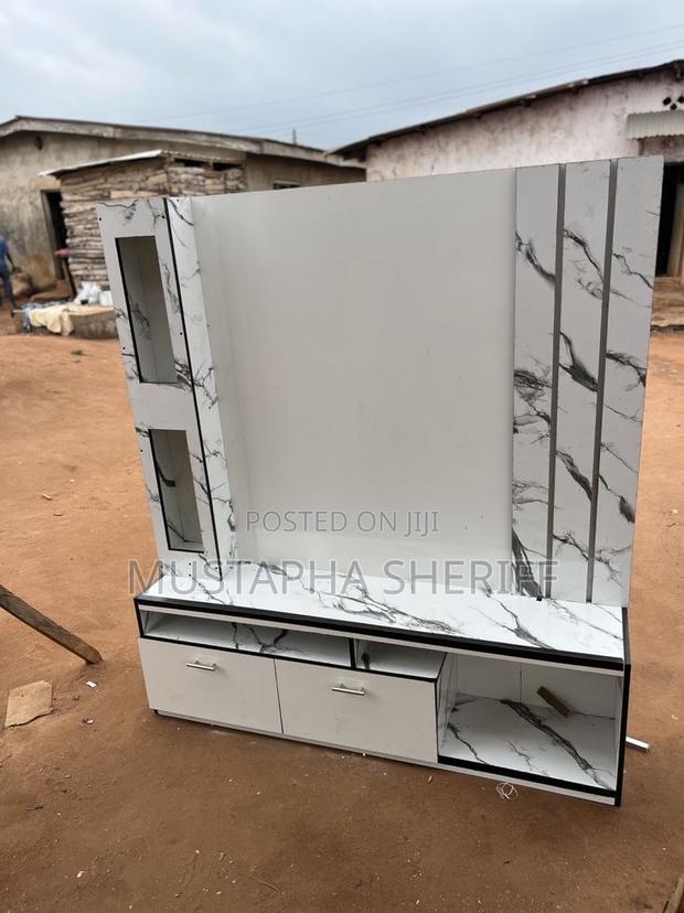 Carrara Marble Tv Media Wall – 85-Inch Cinema Luxury