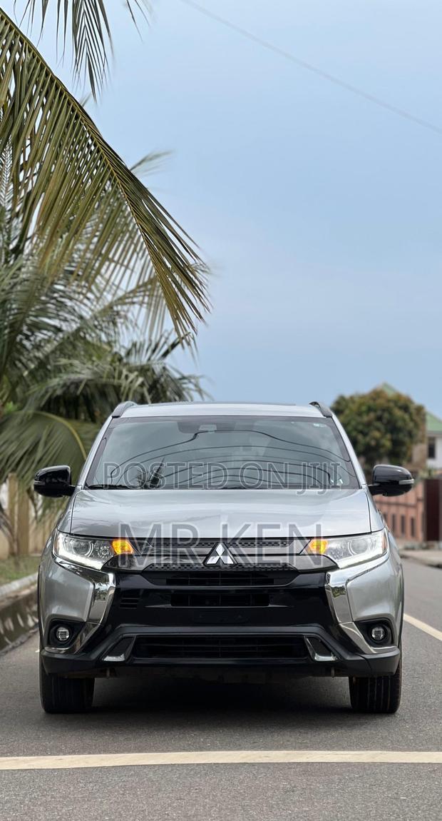 Mitsubishi Outlander 2020 Silver