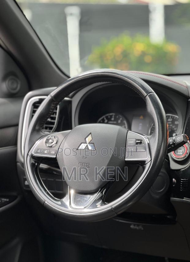 Mitsubishi Outlander 2020 Silver