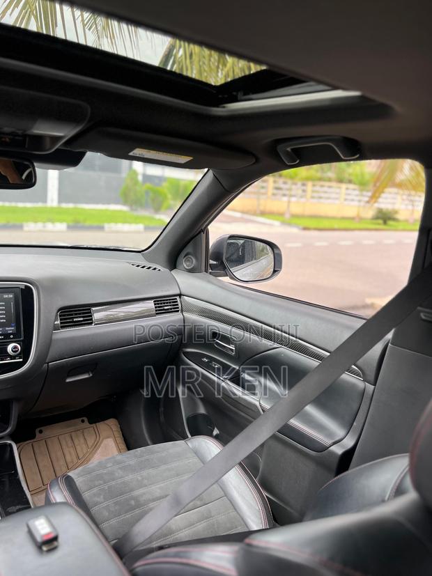 Mitsubishi Outlander 2020 Silver