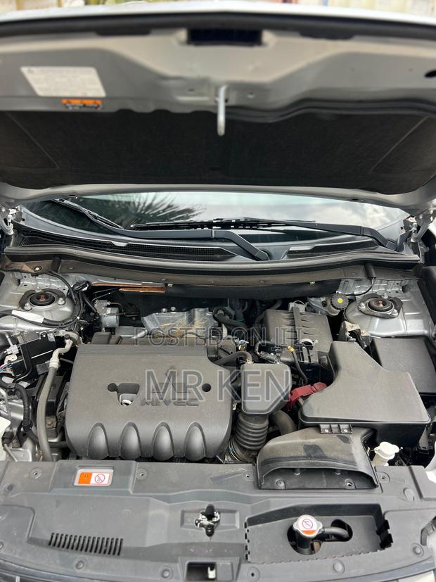 Mitsubishi Outlander 2020 Silver