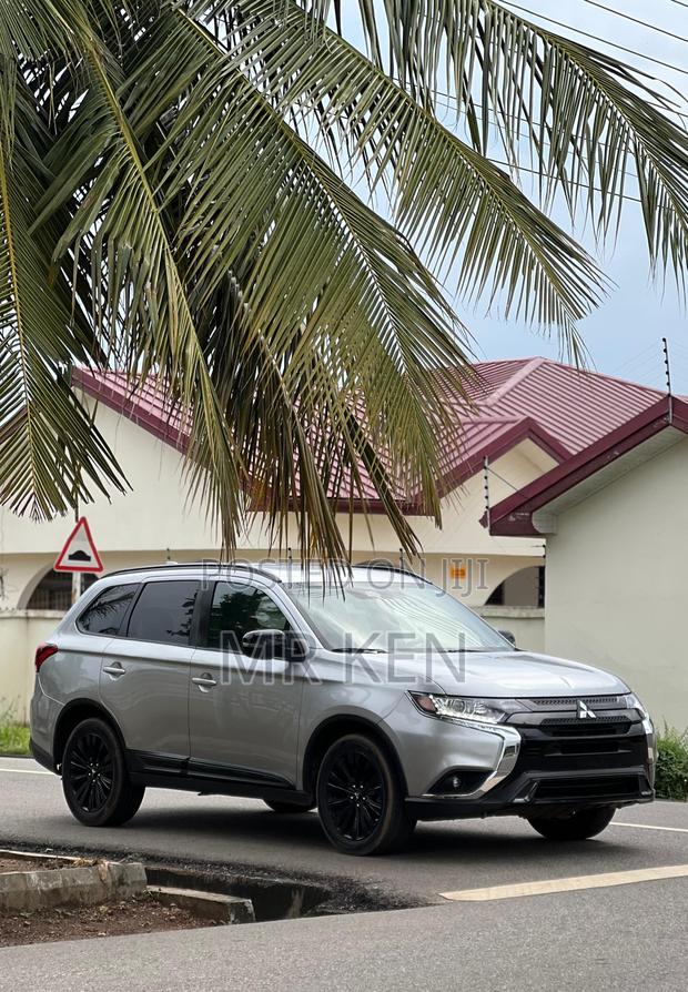 Mitsubishi Outlander 2020 Silver