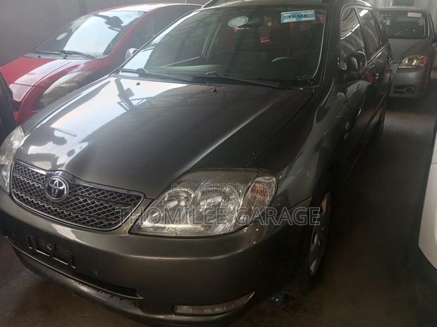 Toyota Corolla 2001 Green photo 2
