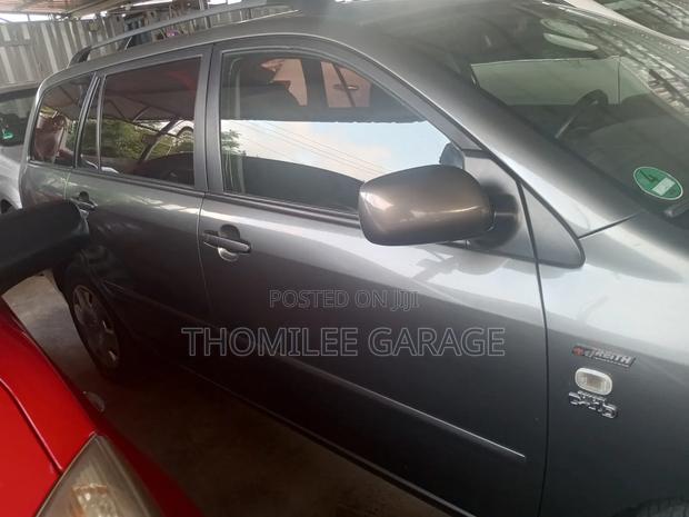 Toyota Corolla 2001 Green photo 4