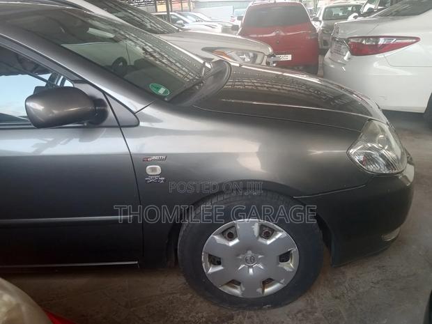 Toyota Corolla 2001 Green photo 5