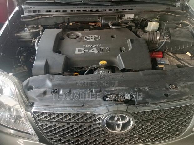Toyota Corolla 2001 Green photo 10