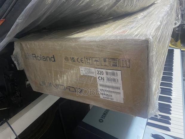 Roland Juno D7 · Photo 3