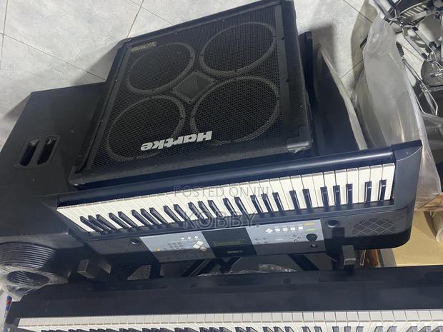 Yamaha PSR E233 · Photo 2