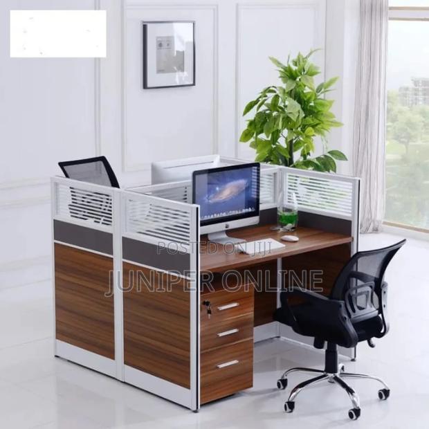 Workstation Station Face to Face Qrees · Photo 2