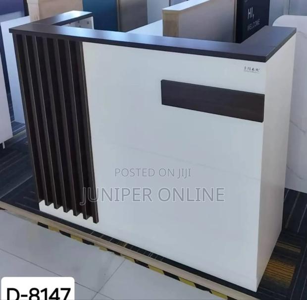 Reception Desk Casual Vesing