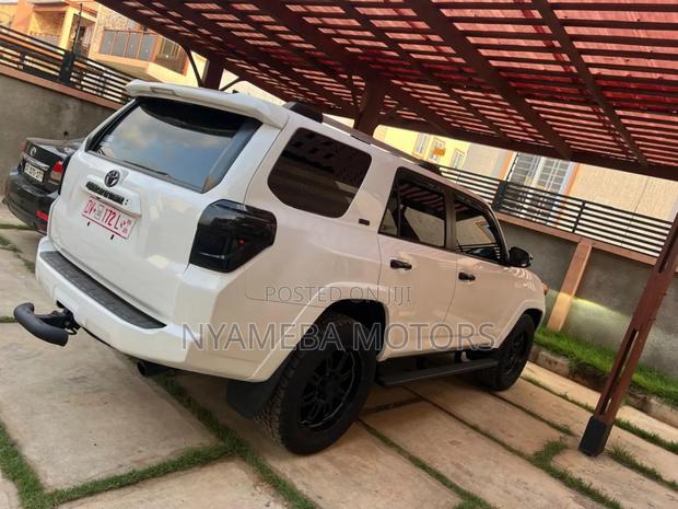 Toyota 4-Runner 2022 White