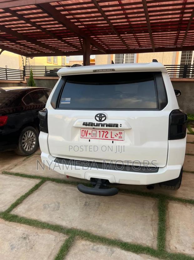 Toyota 4-Runner 2022 White