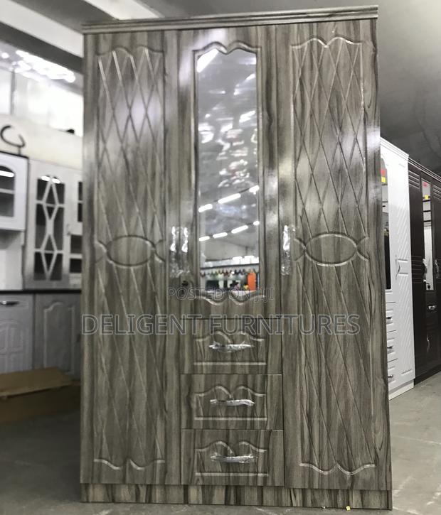 Wardrobe (Three Doors) · Photo 1