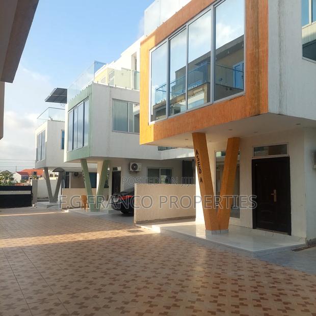 Furnished 3bdrm Apartment in Kg. Franco, Adjiriganor for sale · Photo 3