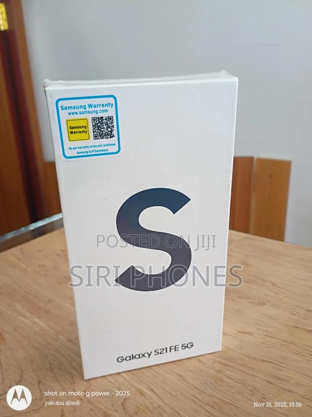 New Samsung Galaxy S21 FE 5G 128 GB Black photo 2