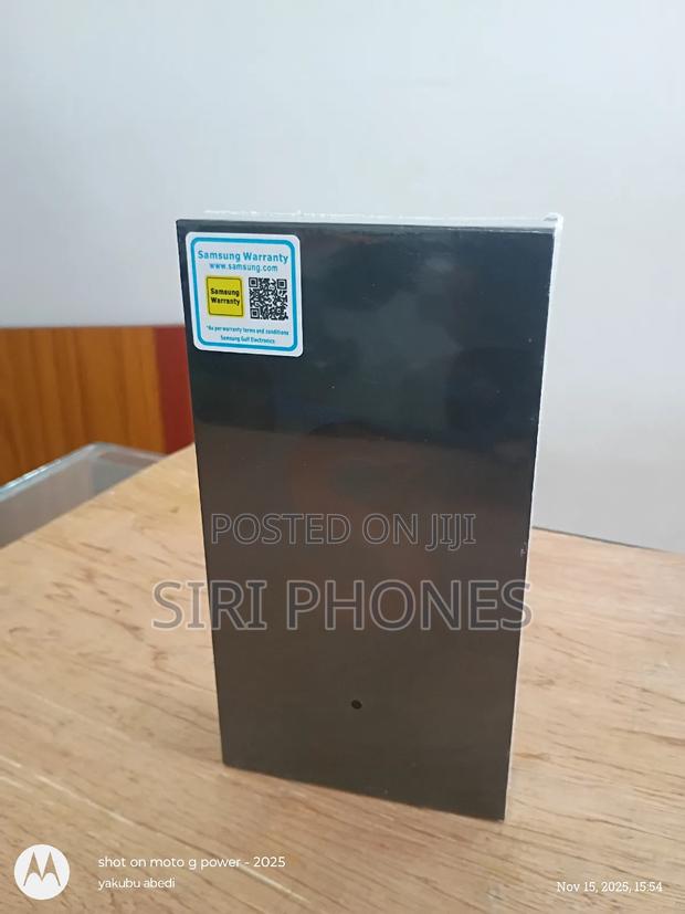 New Samsung Galaxy S22+ 5G 256 GB Green · Photo 3