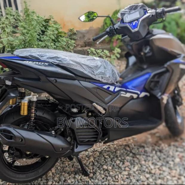New Yamaha 2025 Black · Photo 4