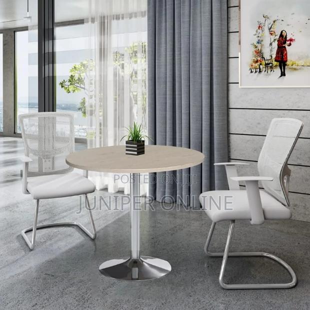 Meeting Table Ziled Zurius · Photo 2